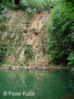 Nezdenice, lom